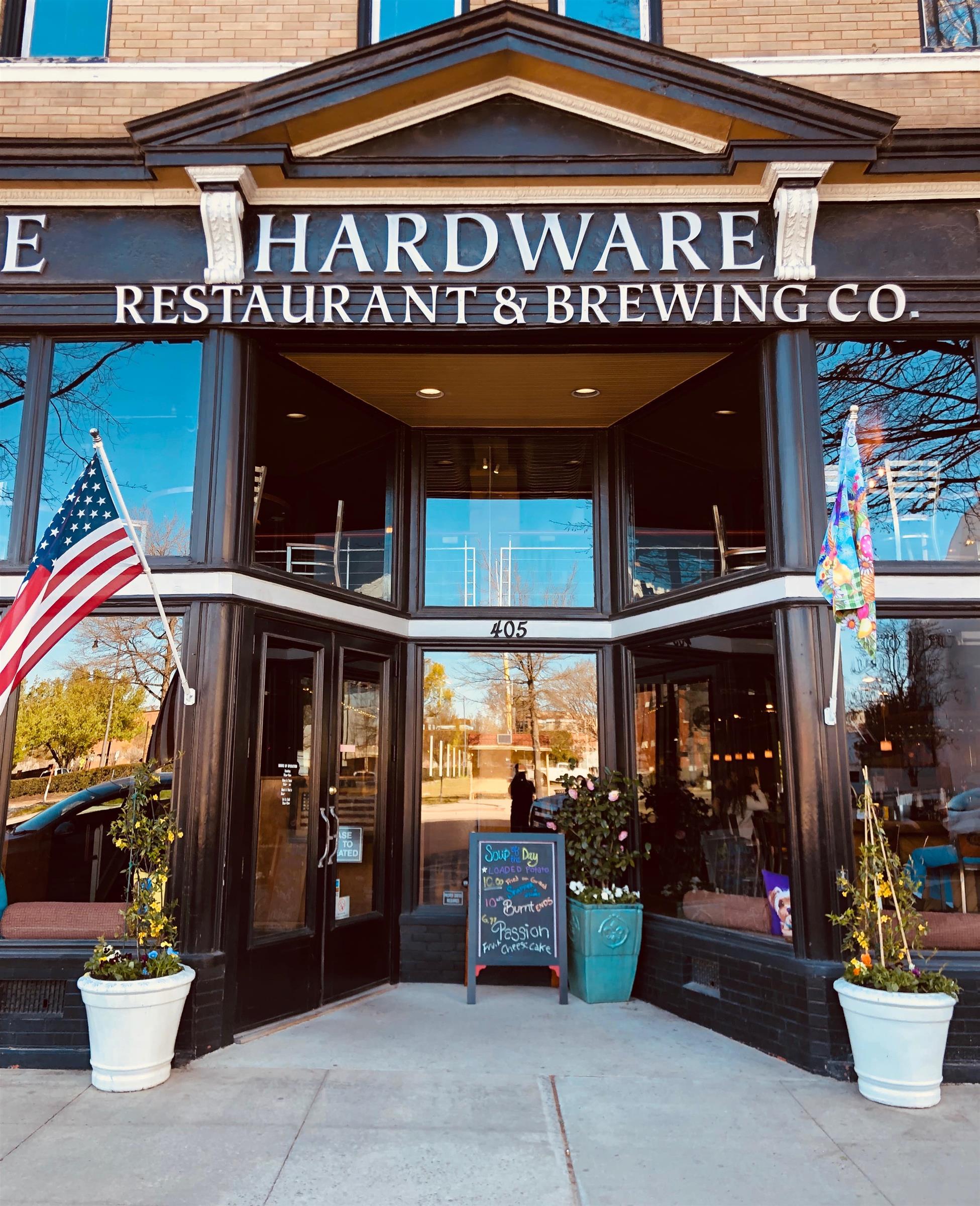 front entrance to Huske Hardware Restaurant & Brewery
